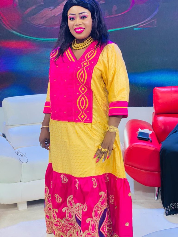 Bamby Senghor : L'animatrice de l'émission "Diomet" de Walf TV toujours simple et classe !!!