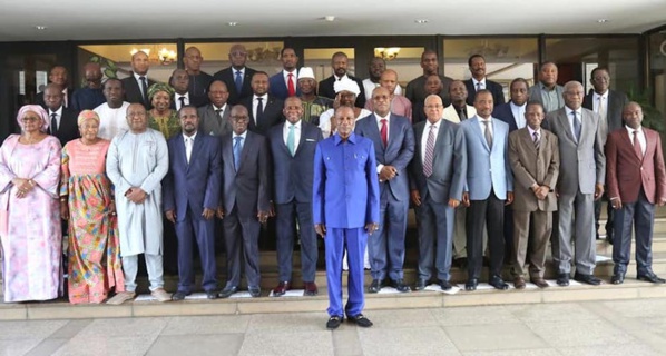 Guinée : Les anciens ministres de Condé interdits de sortir du pays !