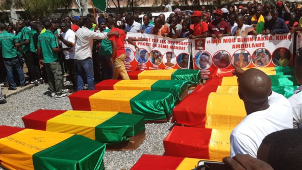 "Où était Mamady Doumbouya quand le peuple de Guinée était férocement réprimé par Alpha Condé ?" "Où était Mamady Doumbouya quand le peuple de Guinée était férocement réprimé par Alpha Condé ?"