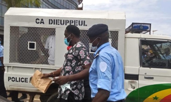 Dernière minute : Le rappeur Kilifeu arrêté par la DIC Dernière minute : Le rappeur Kilifeu arrêté par la DIC