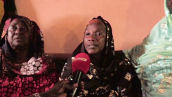 Hadja Mandjoula Sylla la mère du colonel Doumbouya : "mon fils a renversé le régime de Condé parce que... " Hadja Mandjoula Sylla la mère du colonel Doumbouya : "mon fils a renversé le régime de Condé parce que... "