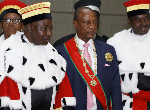 En 2010, les guinéens voyaient en Alpha Condé un héros à l’image de Nelson Mandela venu apporter la démocratie En 2010, les guinéens voyaient en Alpha Condé un héros à l’image de Nelson Mandela venu apporter la démocratie