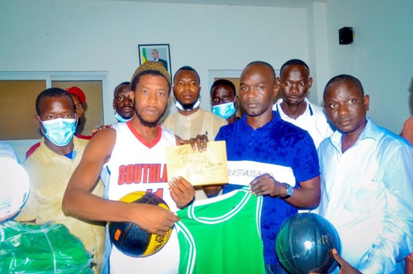 Pour stimuler la citoyenneté, la solidarité et la cohésion entre jeunes de Fatick : Maissa Mahécor Diouf met 4 millions dans le sport ! Pour stimuler la citoyenneté, la solidarité et la cohésion entre jeunes de Fatick : Maissa Mahécor Diouf met 4 millions dans le sport !