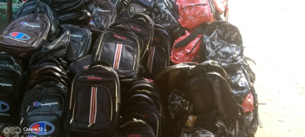Ziguinchor : les Associations Bolo Diem Kanam et Essor Casamance assurent la scolarité de 200 enfants Ziguinchor : les Associations Bolo Diem Kanam et Essor Casamance assurent la scolarité de 200 enfants