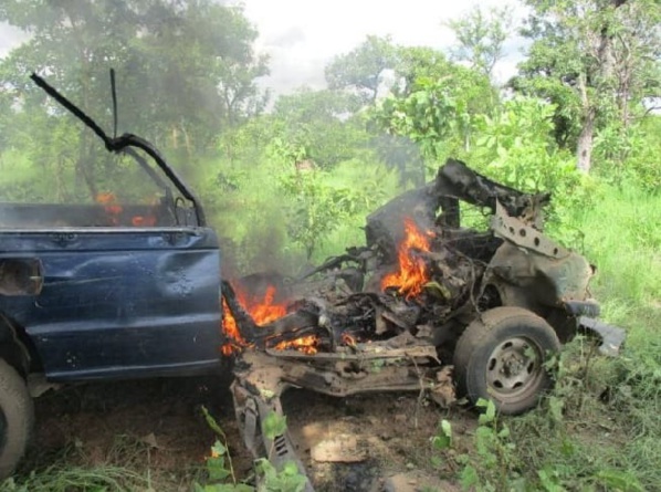 Côte d'Ivoire : Un pick-up de la gendarmerie ivoirienne endommagé par un engin explosif improvisé Côte d'Ivoire : Un pick-up de la gendarmerie ivoirienne endommagé par un engin explosif improvisé