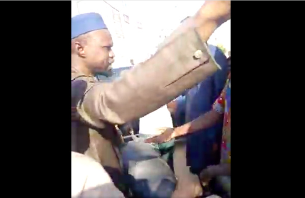 SONKO au policier en civil pris en flagrant délit d'espionnage : "Vous perdez votre temps...On est avance sur vous" SONKO au policier en civil pris en flagrant délit d'espionnage : "Vous perdez votre temps...On est avance sur vous"