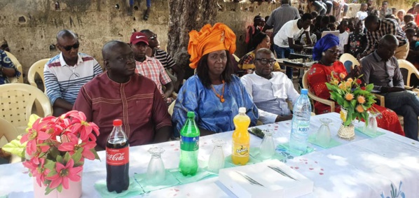  IEF Ziguinchor : Seydou Sane Prime les 10 meilleurs élèves de CM2 de l'école élémentaire Birame Beye IEF Ziguinchor : Seydou Sane Prime les 10 meilleurs élèves de CM2 de l'école élémentaire Birame Beye