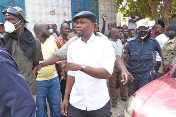 Charte de non-violence ou hypocrisie ? Charte de non-violence ou hypocrisie ?