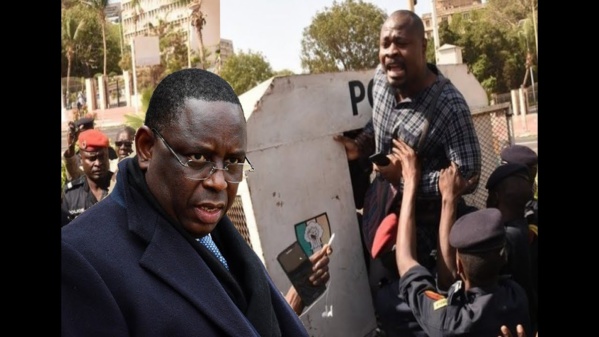 Guy Marius Sagna reprend du service et tire sur le patron de l'APR : "Chasser démocratiquement Macky Sall et BBY du pouvoir en est la première étape" Guy Marius Sagna reprend du service et tire sur le patron de l'APR : "Chasser démocratiquement Macky Sall et BBY du pouvoir en est la première étape"