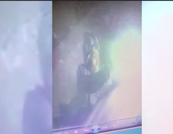 Thiès : Un voleur filmé par la caméra de surveillance en train de... Thiès : Un voleur filmé par la caméra de surveillance en train de...