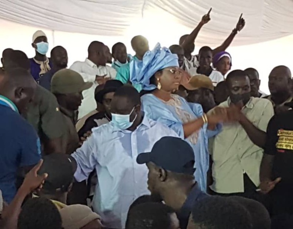 Locales 2022 : le Ministre Néné Fatoumata Tall directrice de Campagne d'Aliou Sall Locales 2022 : le Ministre Néné Fatoumata Tall directrice de Campagne d'Aliou Sall