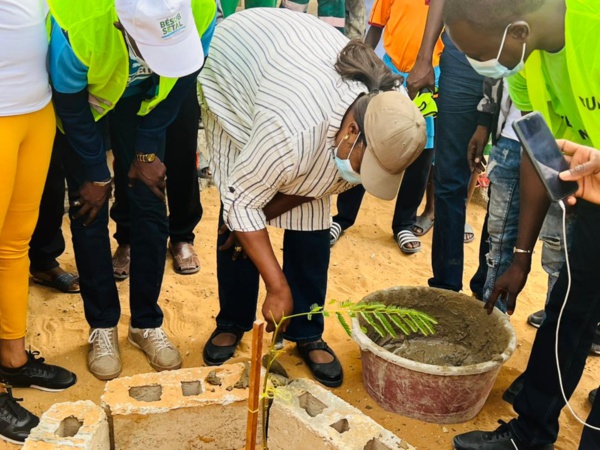 "Bësup Sétal" : Le ministre de la jeunesse, Néné Fatoumata Tall exhorte les Sénégalais à maintenir "la propreté pour un cadre de vie convivial"