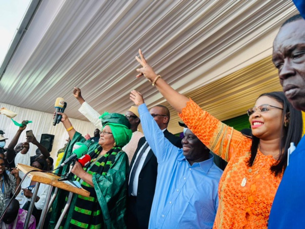 Meeting d'investiture :Néné Fatoumata Tall soutient ses camarades Lat Diop et Aliou Sall