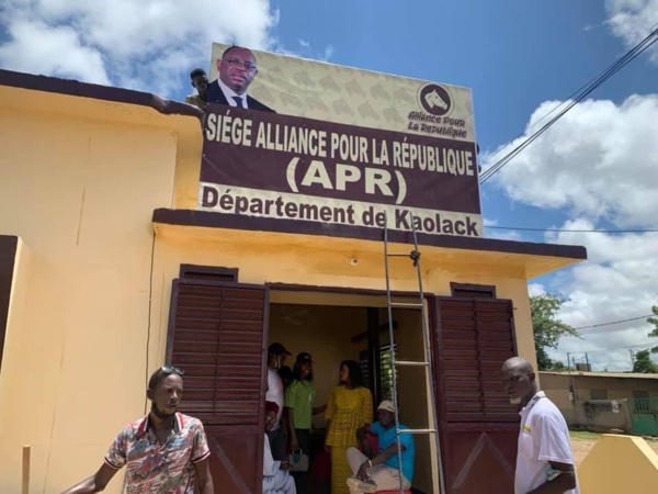 Apr Kaolack se vide : Le Conseiller municipal Yaya Diallo et Cie quittent le parti de Macky Apr Kaolack se vide : Le Conseiller municipal Yaya Diallo et Cie quittent le parti de Macky
