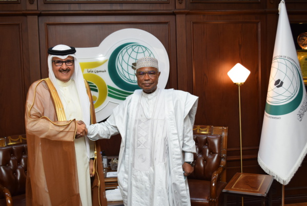DJEDDAH : Le Secrétaire Général de l’OCI reçoit Wael Youssef El-Anzi, Consul général de l’Etat du Koweït DJEDDAH : Le Secrétaire Général de l’OCI reçoit Wael Youssef El-Anzi, Consul général de l’Etat du Koweït