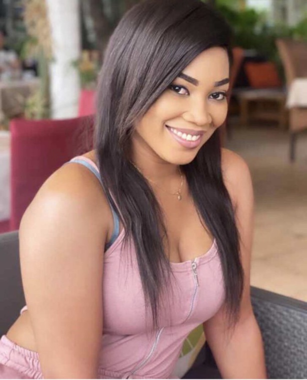 La charmante Anna de la série « Valeurs » La charmante Anna de la série « Valeurs »