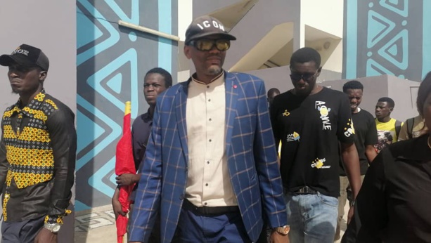 Crise universitaire : Après l'université Alioune Diop de Bambey, Habib Niang s'est rendu à l'UCAD( Vidéo) Crise universitaire : Après l'université Alioune Diop de Bambey, Habib Niang s'est rendu à l'UCAD( Vidéo)