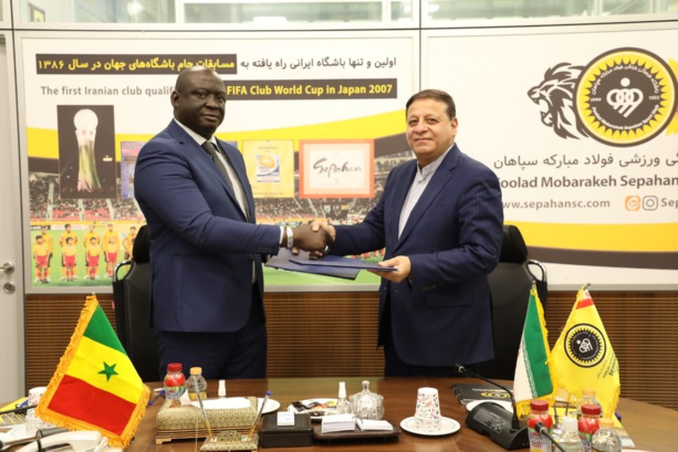 IRAN : Le président du "Casa Sport", Seydou Sané signe un protocole avec le club "Sepahan Ispahan"