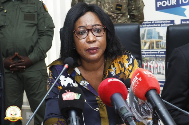 Guinée : la ministre de la Justice virée du gouvernement Guinée : la ministre de la Justice virée du gouvernement