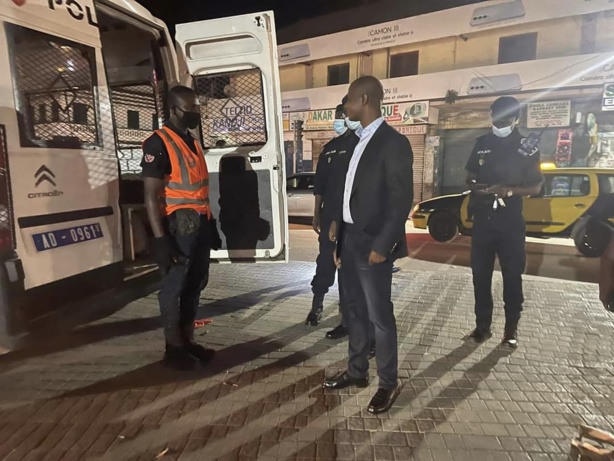Pour parfaire son image, Antoine Diome mobilise la police pour un "Doxantou" dans les rues de Dakar Pour parfaire son image, Antoine Diome mobilise la police pour un "Doxantou" dans les rues de Dakar