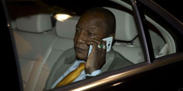GUINÉE : Alpha Condé autorisé à quitter le pays ! (Vidéo) GUINÉE : Alpha Condé autorisé à quitter le pays ! (Vidéo)