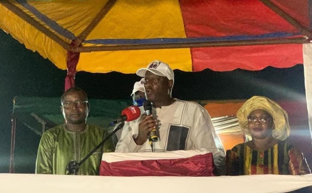 Benoit Sambou lance ses piques et adoube Dr Ibrahima Mendy : "C'est toi qui mérite le titre de directeur de campagne en tant que digne fils de la Casamance" Benoit Sambou lance ses piques et adoube Dr Ibrahima Mendy : "C'est toi qui mérite le titre de directeur de campagne en tant que digne fils de la Casamance"