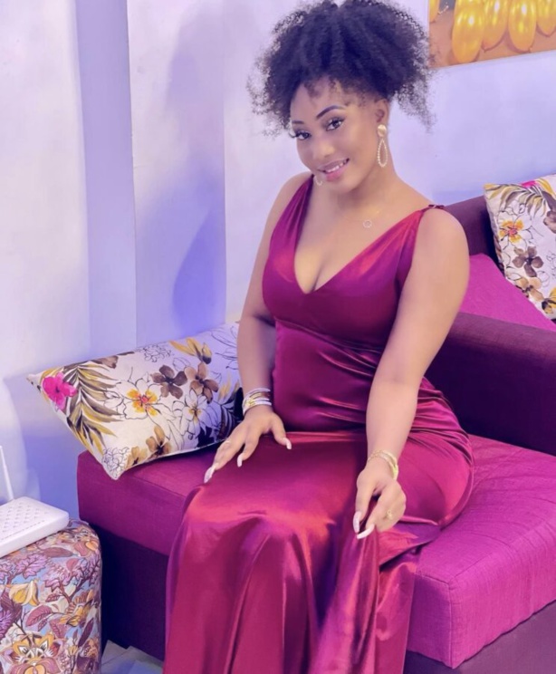 La charmante actrice et modèle Ndeye Diarra de la série « Allô DG » La charmante actrice et modèle Ndeye Diarra de la série « Allô DG »