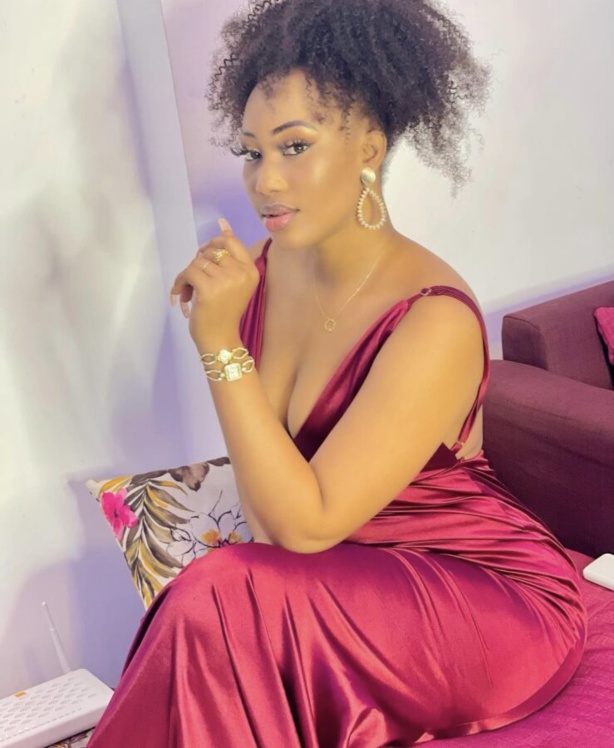 La charmante actrice et modèle Ndeye Diarra de la série « Allô DG » La charmante actrice et modèle Ndeye Diarra de la série « Allô DG »