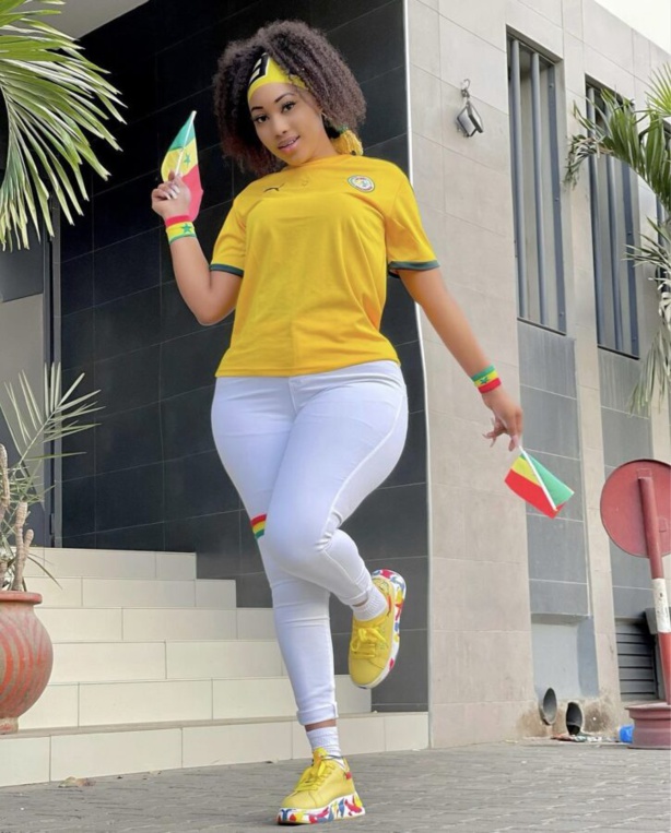 L’actrice et modèle Ndeye Diarra en mode supporter L’actrice et modèle Ndeye Diarra en mode supporter