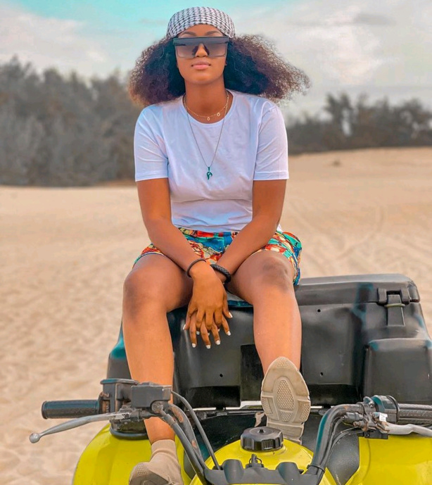 Admirez les belles images de l’actrice Cathy Admirez les belles images de l’actrice Cathy