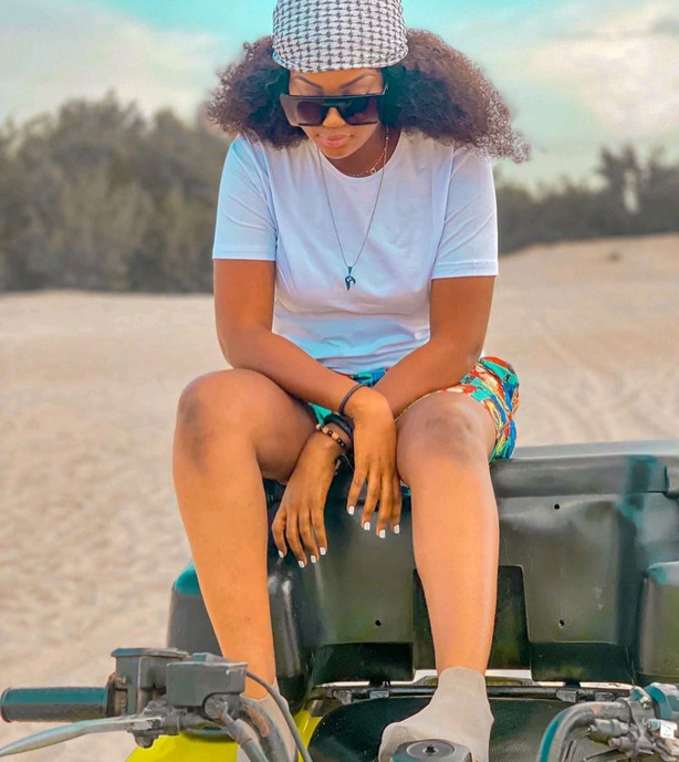 Admirez les belles images de l’actrice Cathy Admirez les belles images de l’actrice Cathy