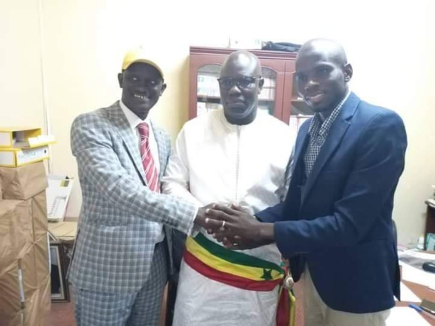 Guédiawaye : Les émissaires de Me Wade ont rencontré Ahmed Aidara Guédiawaye : Les émissaires de Me Wade ont rencontré Ahmed Aidara