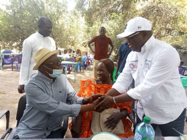 Ziguinchor : Quand deux anciens maires se rencontrent... Ziguinchor : Quand deux anciens maires se rencontrent...