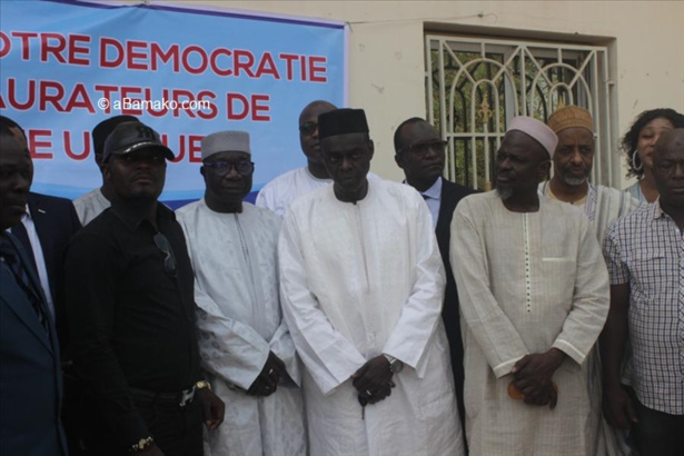 Mali: une coalition de partis "anti-junte" va former un gouvernement parallèle