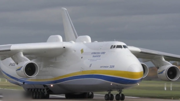 Ukraine : Le plus grand avion AN-225 du monde détruit lors d’une attaque russe Ukraine : Le plus grand avion AN-225 du monde détruit lors d’une attaque russe