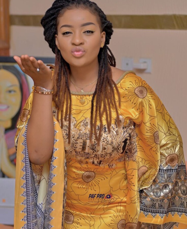 La ravissante actrice et animatrice Adjara Faye La ravissante actrice et animatrice Adjara Faye