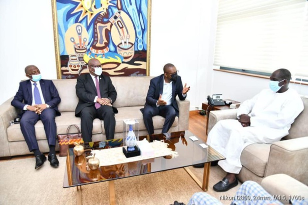 Couverture sanitaire universelle : Les autorités Sierra-léonaises s'imprègnent auprès de Diouf Sarr Couverture sanitaire universelle : Les autorités Sierra-léonaises s'imprègnent auprès de Diouf Sarr