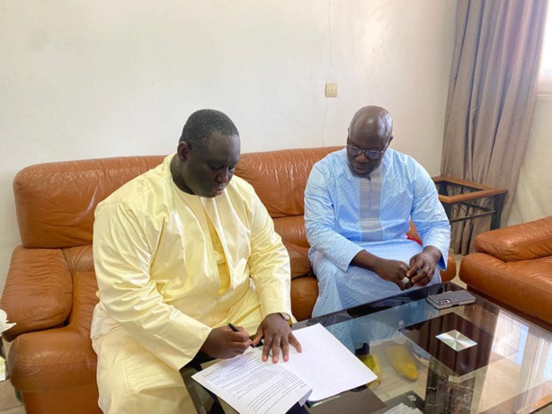 Ville de Guédiawaye : Ahmed Aïdara et Aliou Sall ont procédé à la passation de service Ville de Guédiawaye : Ahmed Aïdara et Aliou Sall ont procédé à la passation de service