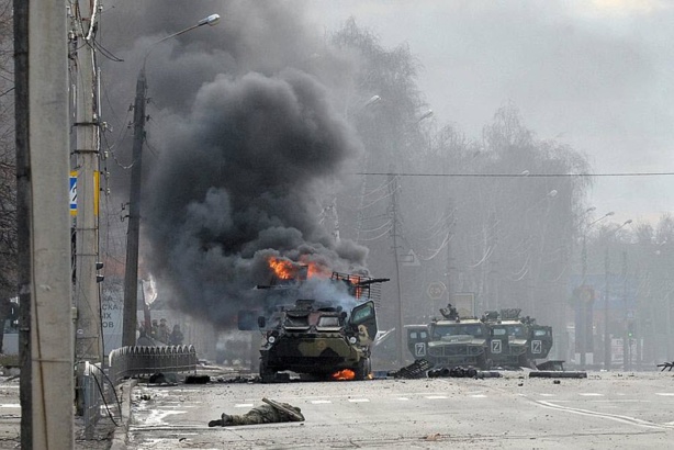 "Le gouvernement ukrainien a bombardé sa population" dans le Donbass, selon une reporter française