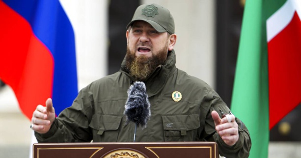 Ramzán Kadýrov, chef des forces tchétchènes, demande à Poutine la permission de s'emparer de Kiev