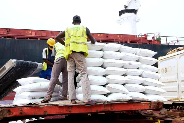 Bateau d’engrais détourné : Le juge traque deux fugitifs Bateau d’engrais détourné : Le juge traque deux fugitifs