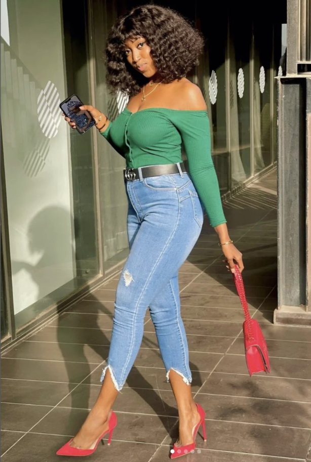 Les derniers clichés de l’actrice Tatira Sow de la série sénégalaise « Pod et Marichou » Les derniers clichés de l’actrice Tatira Sow de la série sénégalaise « Pod et Marichou »