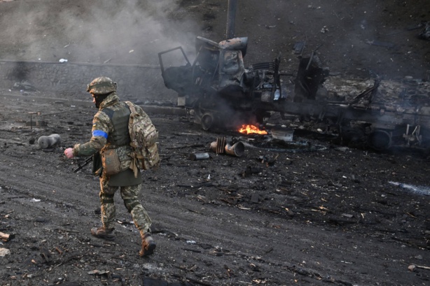 Des missiles russes détruisent une base militaire ukrainienne près de la frontière polonaise