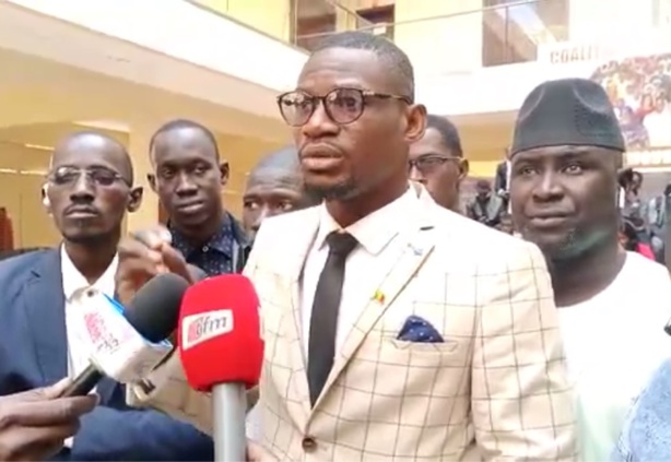 Les jeunes de BBY/ Pordor mettent en garde l'opposition : "Nous ne sommes pas dans les faits divers..." (Vidéos) Les jeunes de BBY/ Pordor mettent en garde l'opposition : "Nous ne sommes pas dans les faits divers..." (Vidéos)