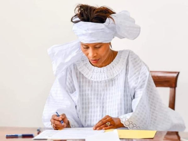 Aissata Tall Sall sur sa transhumance : "Il est vrai que j’ai parfois critiqué certaines des actions de Macky Sall" Aissata Tall Sall sur sa transhumance : "Il est vrai que j’ai parfois critiqué certaines des actions de Macky Sall"