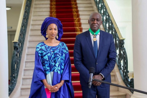 Macky élève un ancien ministre de Wade au rang de "Commandeur dans l'ordre national du Lion" Macky élève un ancien ministre de Wade au rang de "Commandeur dans l'ordre national du Lion"