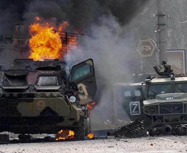 Un dépôt de carburants et d'armes touchés à Lviv par des frappes russes Un dépôt de carburants et d'armes touchés à Lviv par des frappes russes