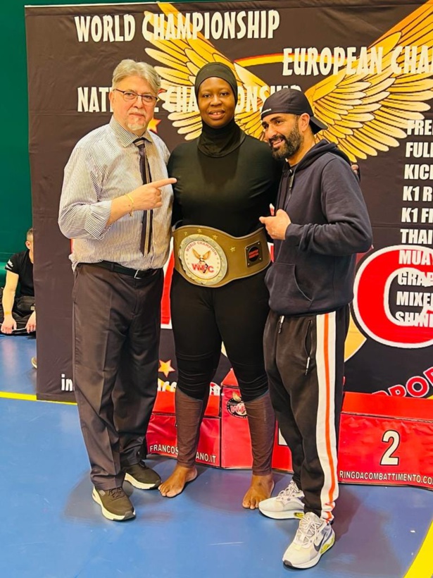 Zeynab Bint Makhtari devient championne d'Europe de Kickboxing