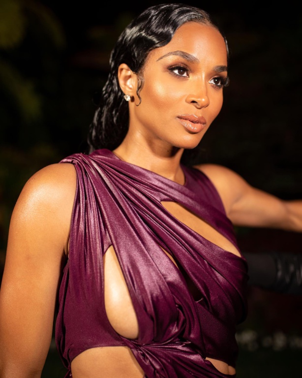 La chanteuse, Ciara toute ravisante et naturelle !!! La chanteuse, Ciara toute ravisante et naturelle !!!