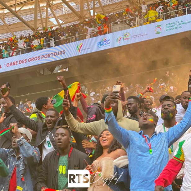 Football: le Sénégal se qualifie au Mondial 2022 aux tirs aux buts face à l'Égypte Football: le Sénégal se qualifie au Mondial 2022 aux tirs aux buts face à l'Égypte